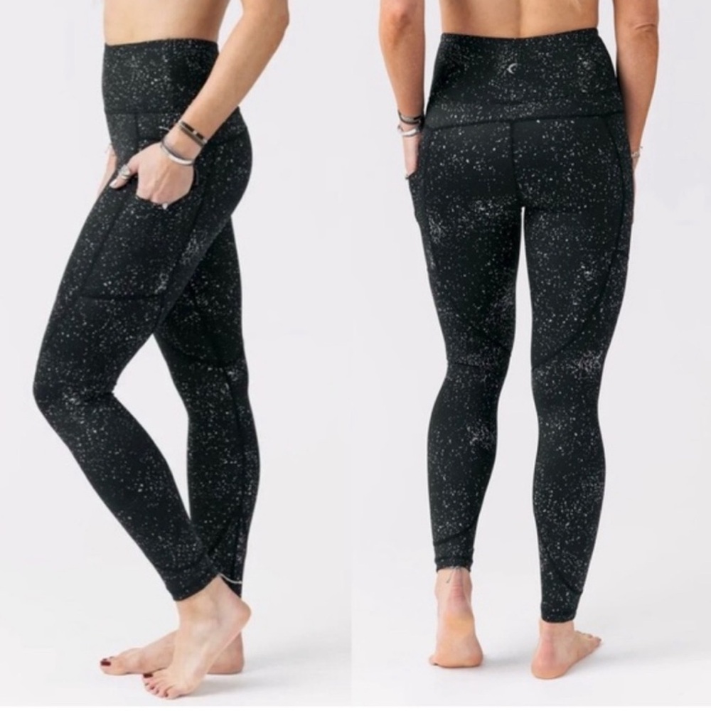 Zyia Reflective Black Speckled Leggings